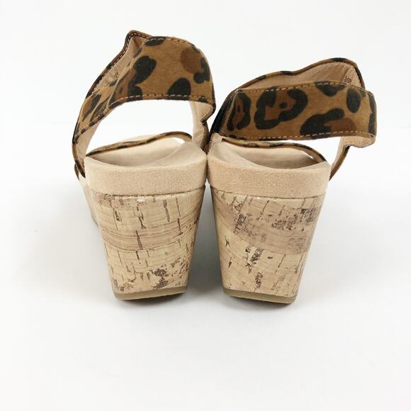Life Stride Delaney Wedge Sandal Womens 6 WIDE Brown Animal Print Cork NWOB - Picture 8 of 12